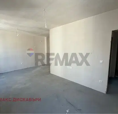 Снимка 2 — Двустаен апартамент с три изложения в Пловдив, Гребна база