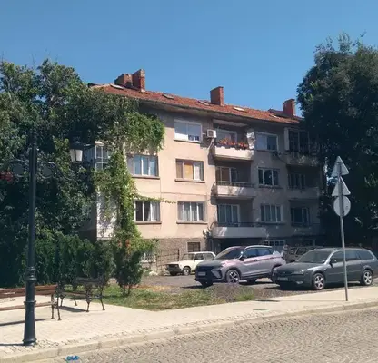 Снимка 5 — Тристаен апартамент в Стария град на Пловдив с паркинг