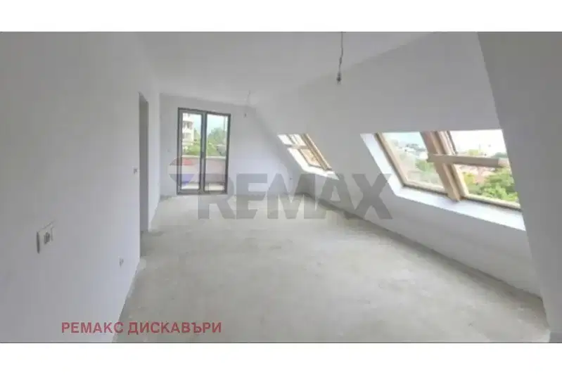 Просторен 3-стаен апартамент в Съдийски с изба