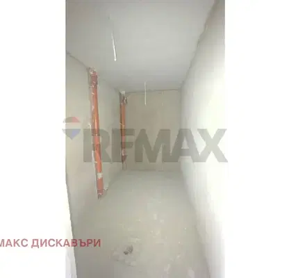 Снимка 4 — Просторен 3-стаен апартамент в Съдийски с изба