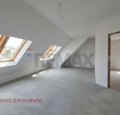Снимка 5 — Просторен 3-стаен апартамент в Съдийски с изба