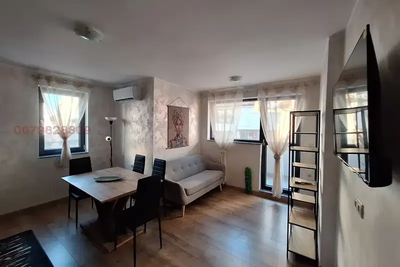 Three-room apartment in Sadiyski with terrace and parking space