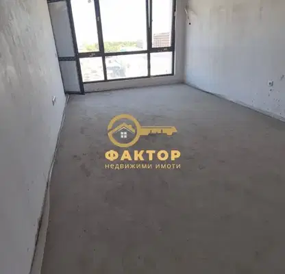 Снимка 3 — Двустаен апартамент в Тракия, Пловдив с тераса