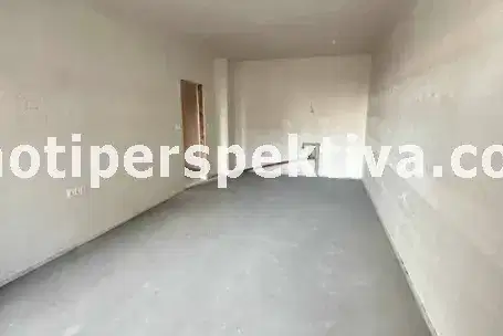 Двустаен апартамент с тераса в Тракия, Пловдив