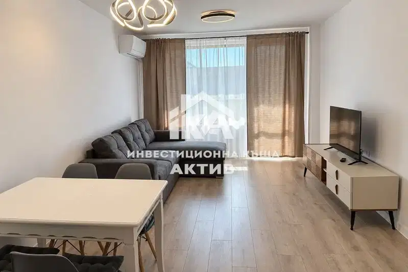 Двустаен апартамент в Тракия, Пловдив с тераса