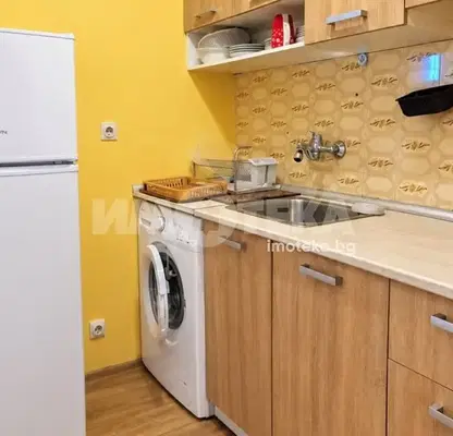 Снимка 3 — Двустаен апартамент на 3-ти етаж в Тракия, Пловдив