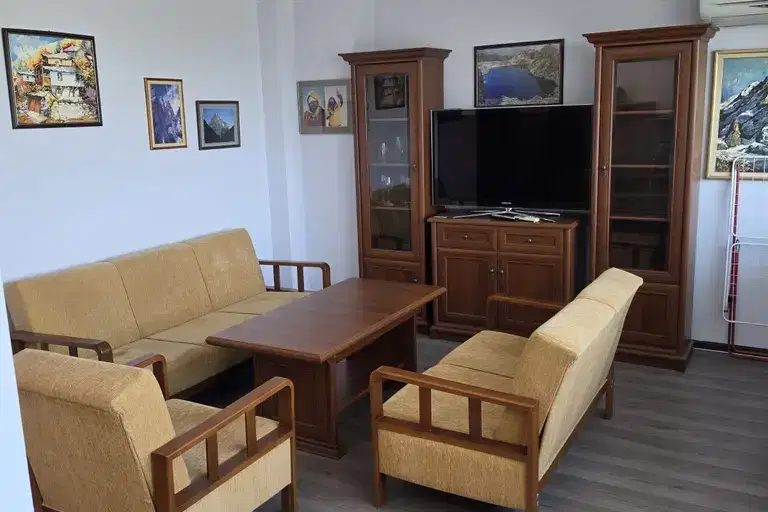 Двустаен апартамент с 2 тераси в Тракия, Пловдив