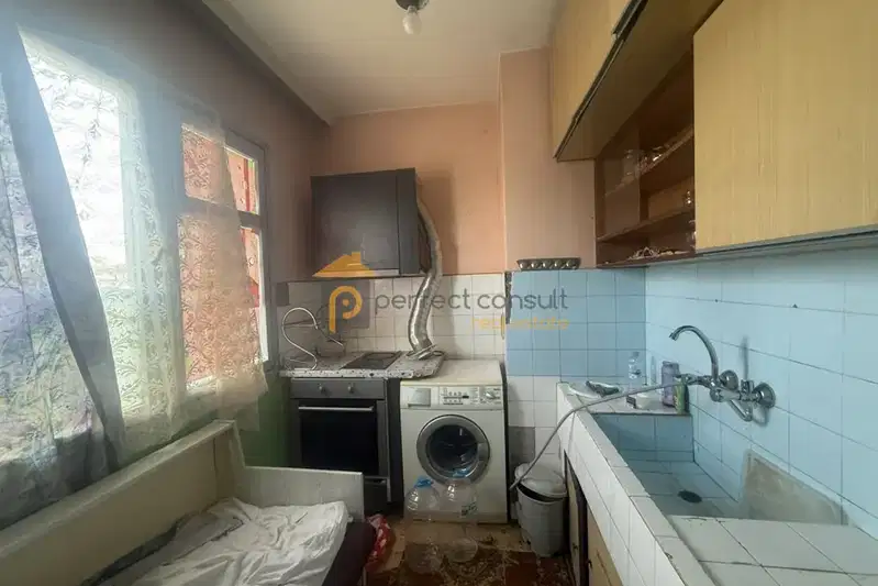 2-стаен апартамент в кв. Въстанически, Пловдив с тераса