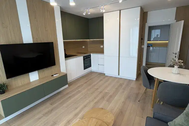 Three-room apartment with parking space in Yuzhen, Plovdiv