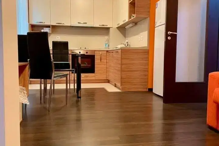 Two-room apartment with parking space in Yuzhen, Plovdiv