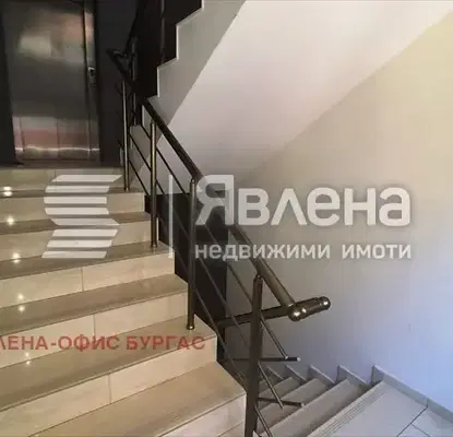 Снимка 3 — Студио с тераса и морска гледка в Поморие