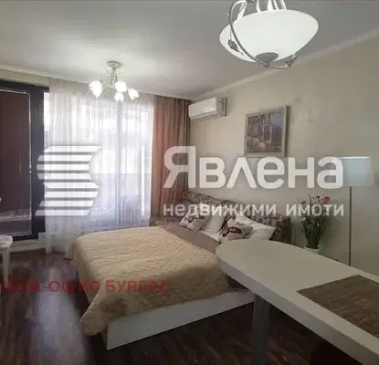 Снимка 4 — Студио с тераса и морска гледка в Поморие