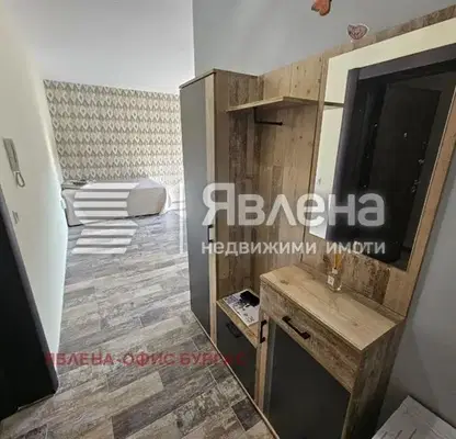 Снимка 2 — Едностаен апартамент с отделна кухня в Поморие, близо до плажа