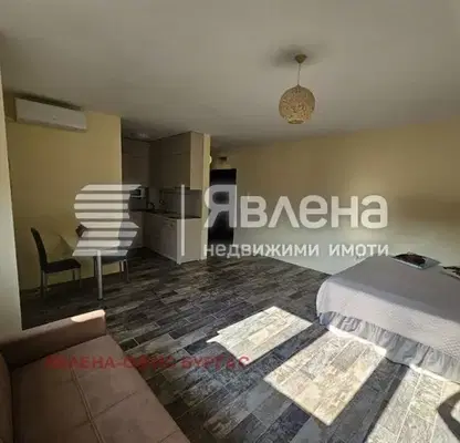 Снимка 4 — Едностаен апартамент с отделна кухня в Поморие, близо до плажа