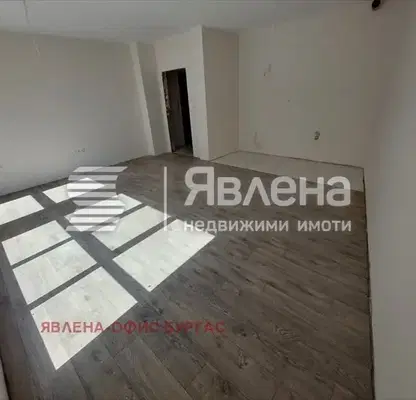 Снимка 3 — Двустаен апартамент с тераса в Поморие, ново строителство