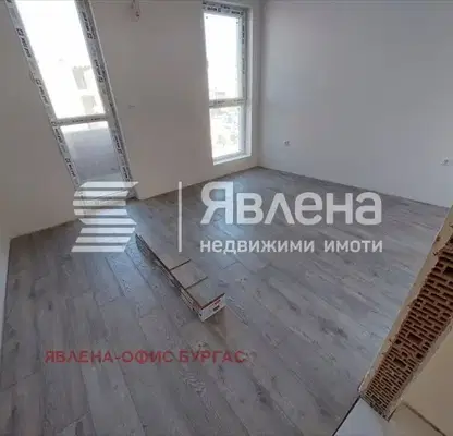 Снимка 5 — Двустаен апартамент с тераса в Поморие, ново строителство