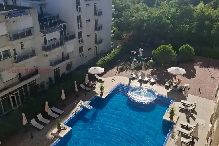 4-стаен апартамент с три тераси в Поморие, море