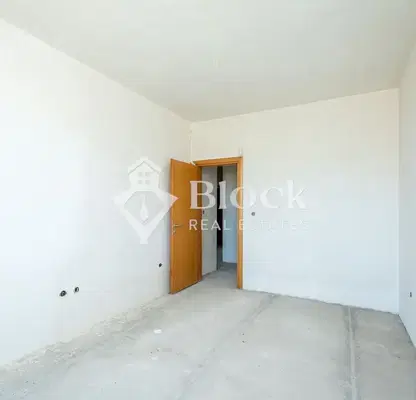Photo 3 — Spacious 3-room apartment in Pravets with terrace and parking