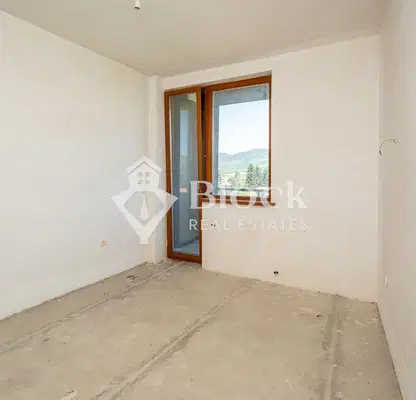 Photo 5 — Spacious 3-room apartment in Pravets with terrace and parking