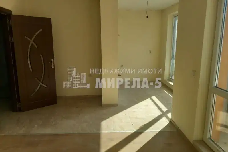 3-bedroom apartment in Ruse, Centralen Yujen Raion
