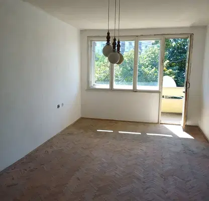 Photo 2 — Spacious 4-room apartment in Center, Ruse with garage