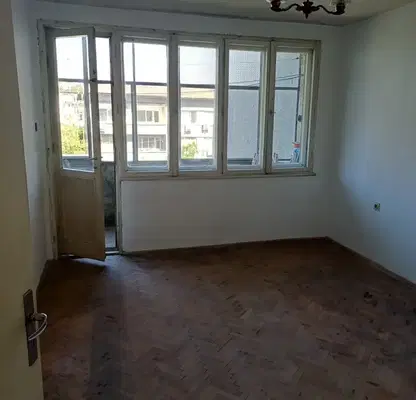 Photo 3 — Spacious 4-room apartment in Center, Ruse with garage