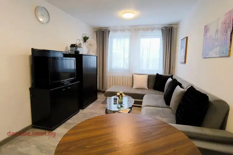 3-bedroom apartment in Ruse, Centyr