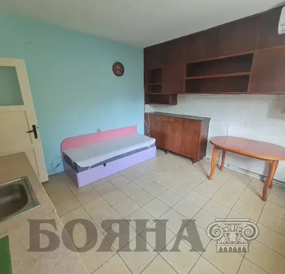 Снимка 4 — 3-стаен апартамент в Център Русе с голяма остъклена тераса