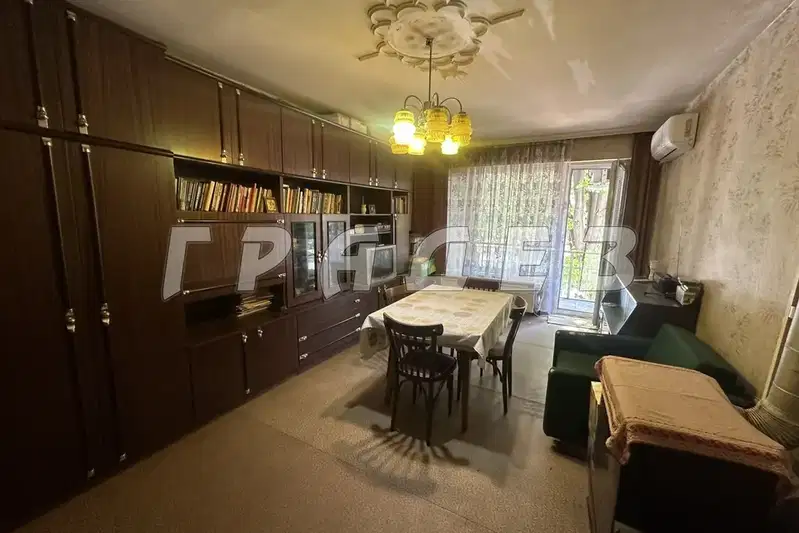 Two-room apartment in Rodina 1, Ruse with two balconies