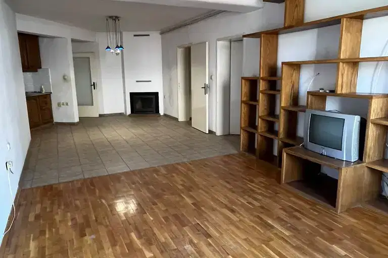 Two-room apartment 77 sq m in Shirok Tsentar, Ruse with terrace