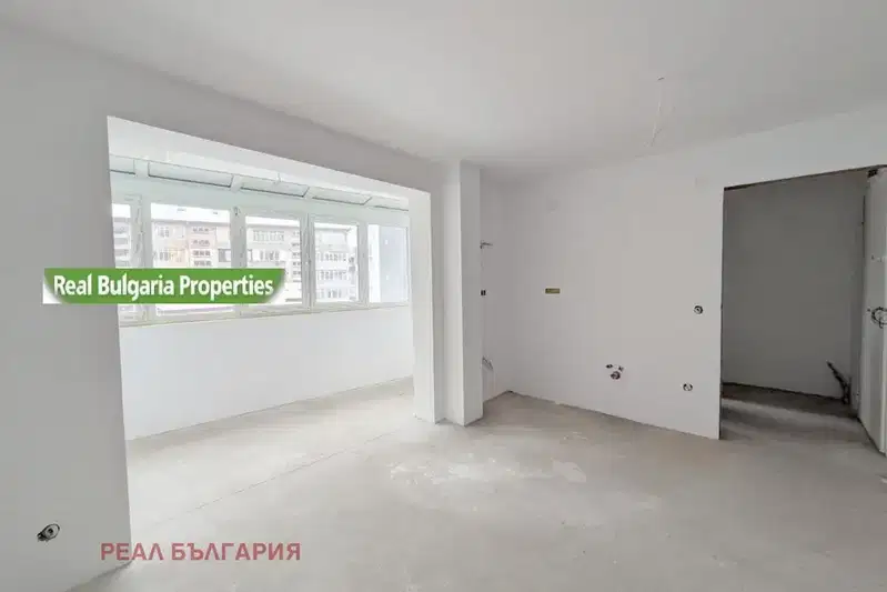 Two-room apartment in Shirok Tsentar, Ruse with parking