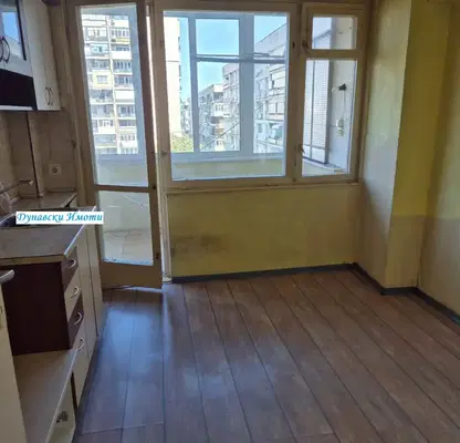 Снимка 3 — 3-стаен апартамент с 2 тераси в Широк център, Русе