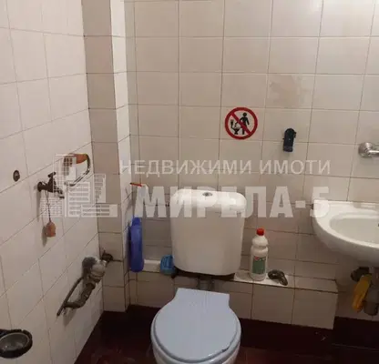 Снимка 4 — Тристаен апартамент с три тераси в Широк център, Русе