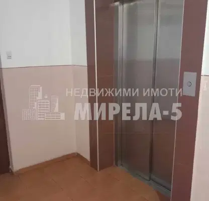 Снимка 4 — Двустаен апартамент с две тераси в Русе, Възраждане
