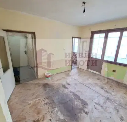 Снимка 2 — Двустаен апартамент в кв. Здравец, Русе с тераса