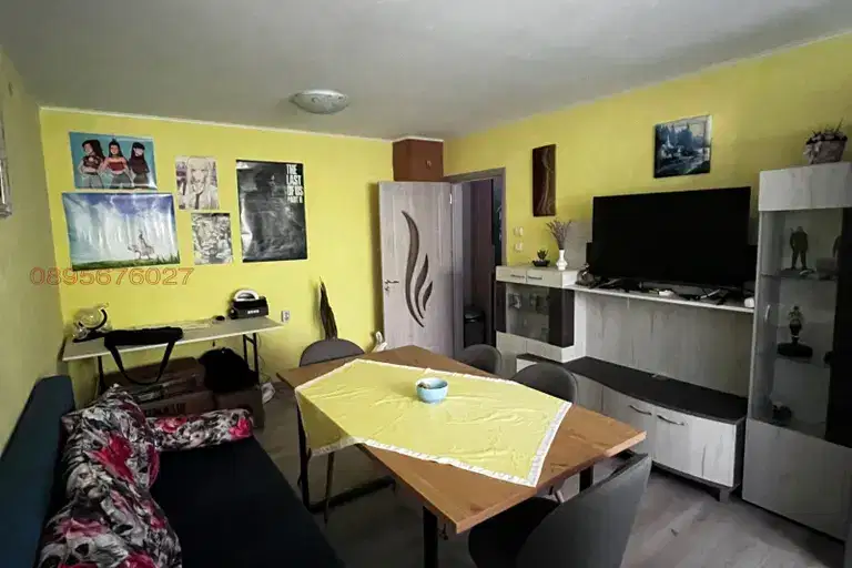 Two-room apartment in Zdravec Istok, Ruse with glazed terrace