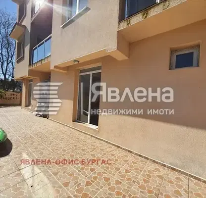 Photo 5 — Studio apartment in Lozenets village with courtyard access