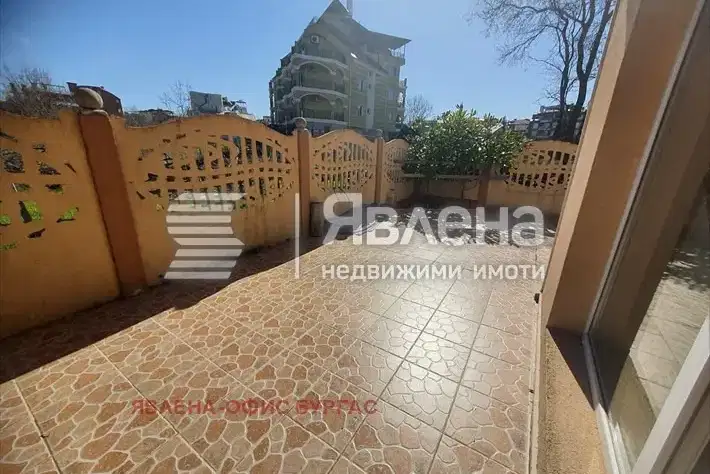 Studio apartment in Lozenets village with courtyard access