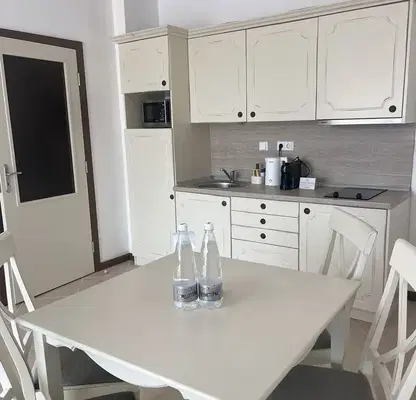 Снимка 3 — Двустаен апартамент в с. Лозенец с тераса в Oasis Resort