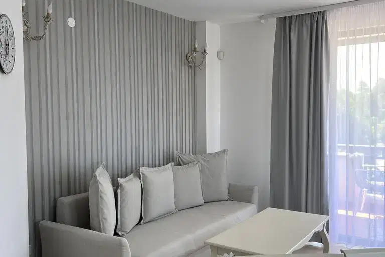 Двустаен апартамент в с. Лозенец с тераса в Oasis Resort