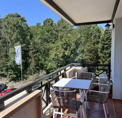 Снимка 2 — Двустаен апартамент в с. Лозенец с тераса в Oasis Resort