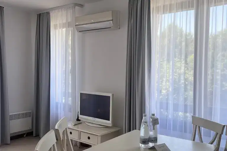 Двустаен апартамент с тераса в с. Лозенец, Oasis Resort