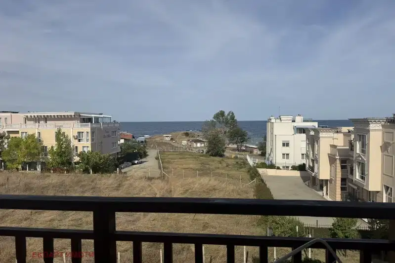 Двустаен апартамент с морска гледка в с. Лозенец
