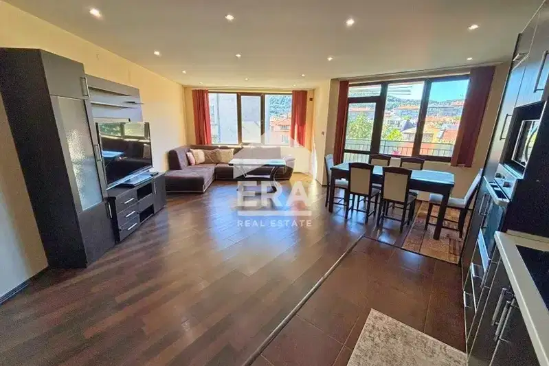 Three-room apartment with terrace in Shumen, Bolnitsata