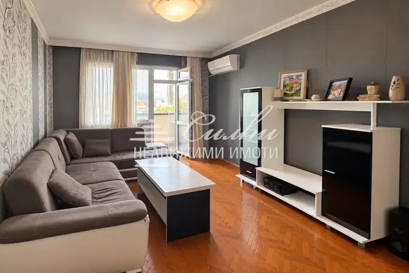 Two-room apartment with two terraces in Boyan Balgaranov 2, Shumen