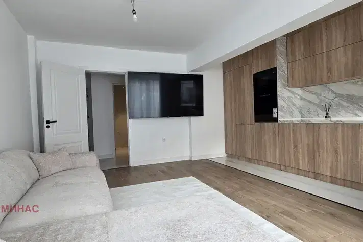 4-bedroom apartment in Shumen, Centyr