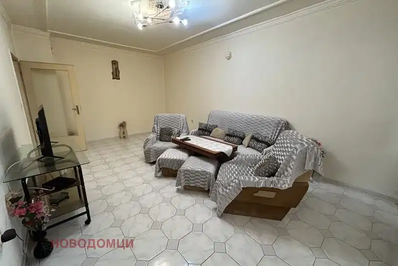 Многостаен апартамент с две тераси в центъра на Шумен