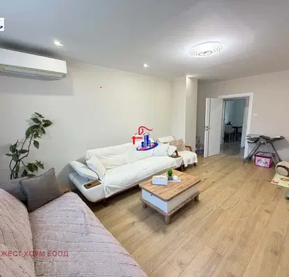 Photo 2 — 4-bedroom apartment in Shumen, Centyr