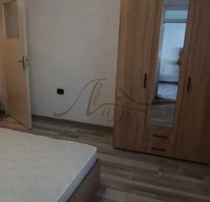 Снимка 4 — Двустаен апартамент с голяма остъклена тераса в центъра на Шумен