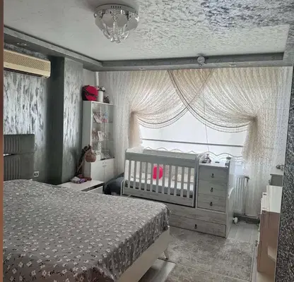 Снимка 3 — Двустаен апартамент в центъра на Шумен с тераса